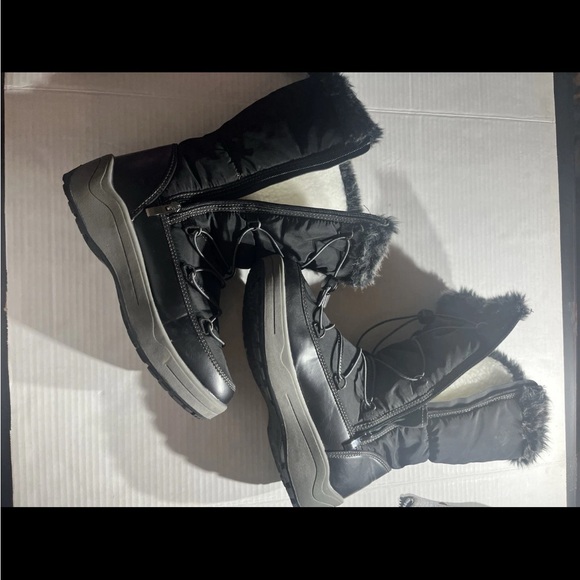 Torrid Women Snow Black Winter Rain combat Sherpa rubber sole faux fur Boots 10 - Picture 2 of 13